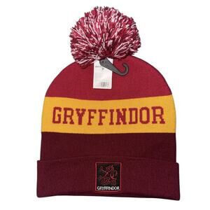 Gryffindor Pom Pom Beanie – NWT – Universal Studios